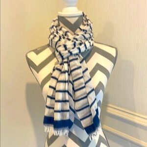 Striped Blue and White Fashion Scarf / Wrao